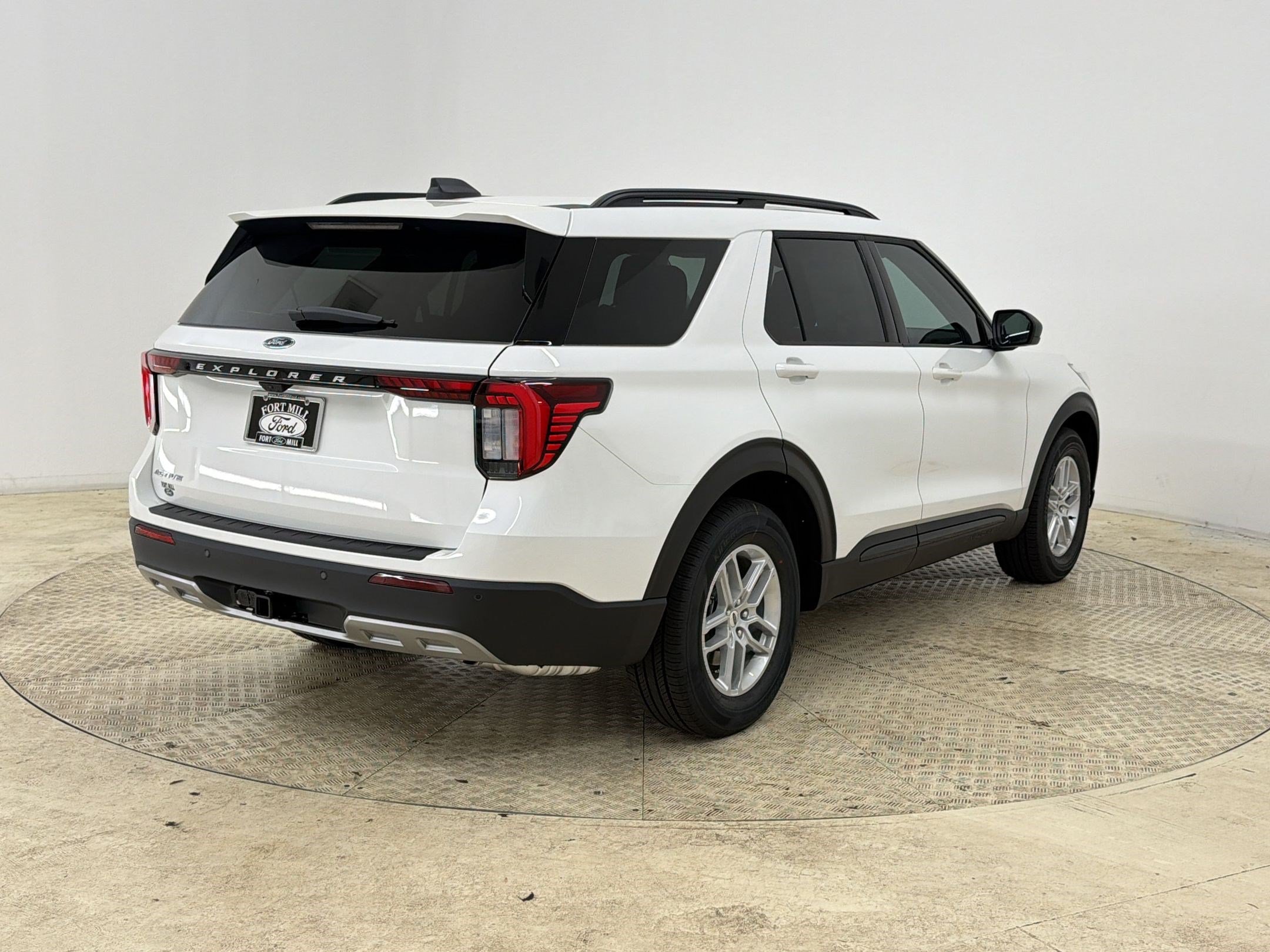 New 2026 Ford Explorer Active w/ Active Comfort Package RWD image 9