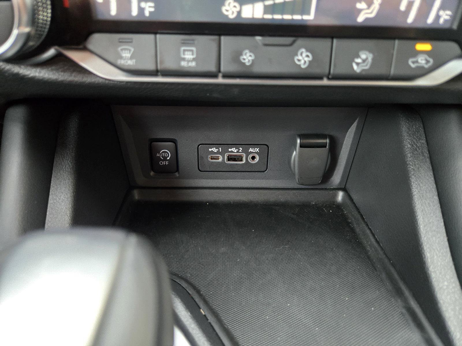 Used 2024 Nissan Sentra SR w/ SR Premium Package image 35