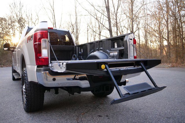 Used 2019 Ford F350 XLT w/ XLT Premium Package image 8