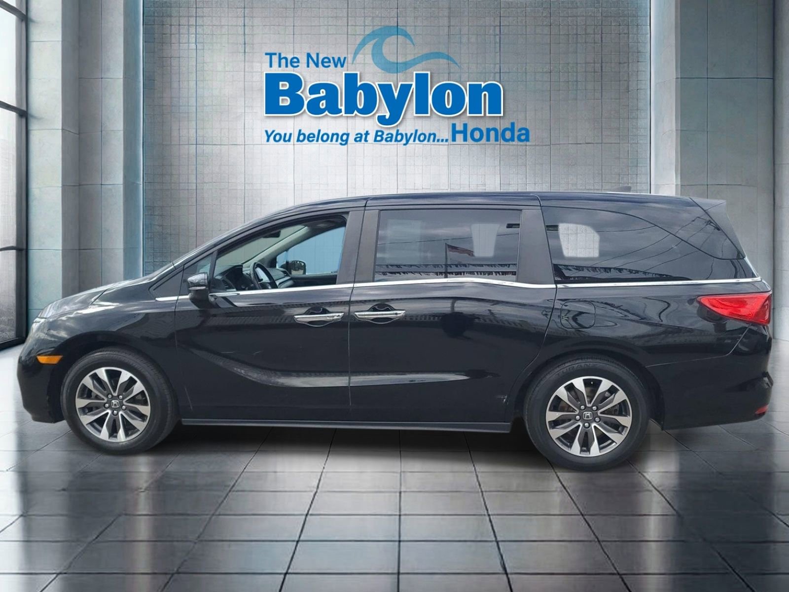 Used 2023 Honda Odyssey EX-L image 2