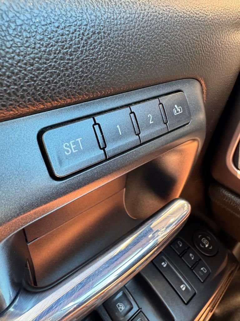 Used 2016 GMC Sierra 3500 SLT w/ Duramax Plus Package AWD/4WD image 23