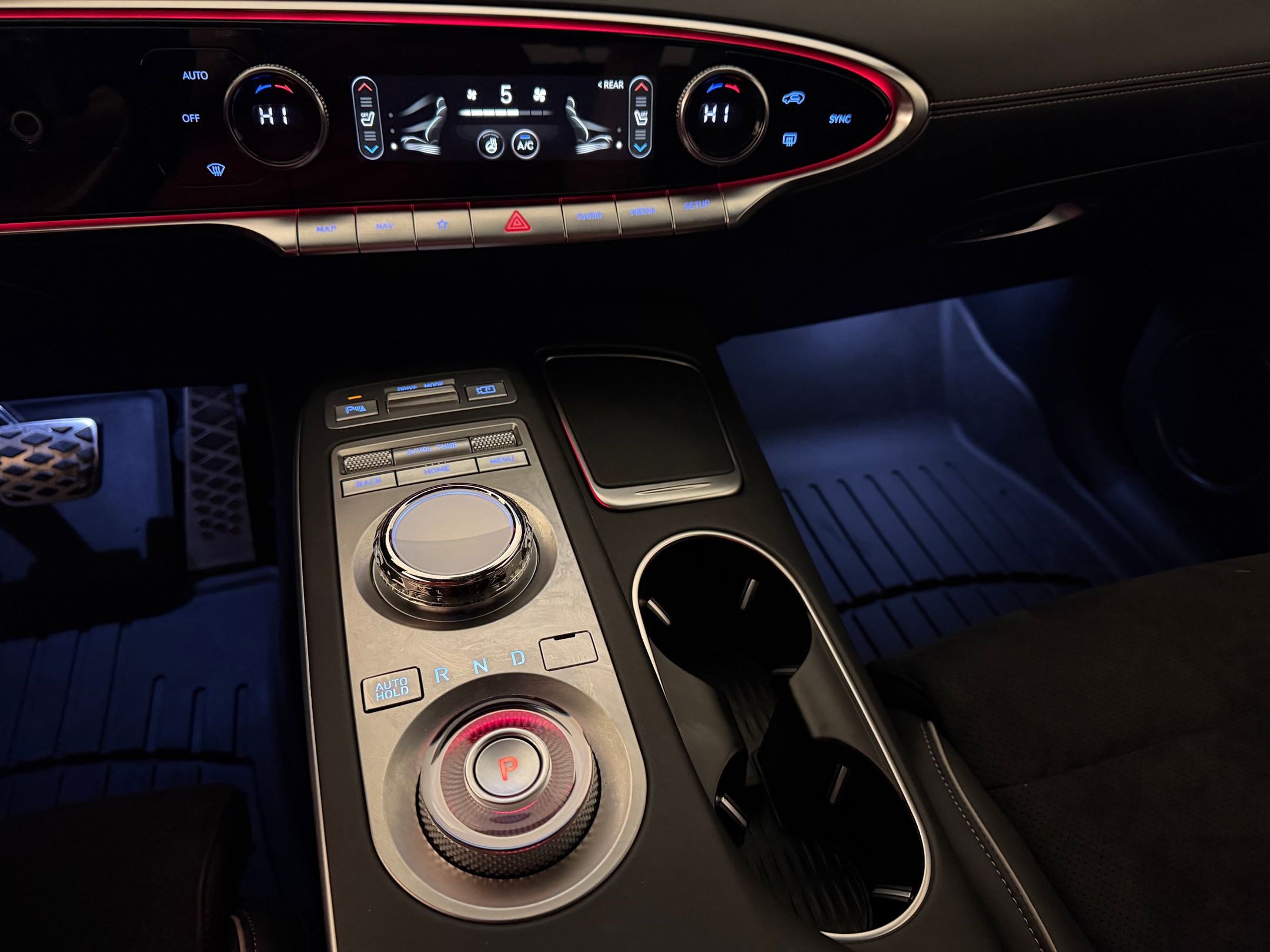 Used 2022 Genesis GV70 3.5T Sport w/ Sport Prestige Package image 18