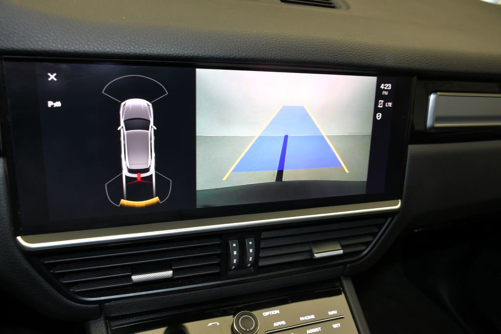 Certified 2023 Porsche Cayenne Platinum Edition AWD/4WD image 38