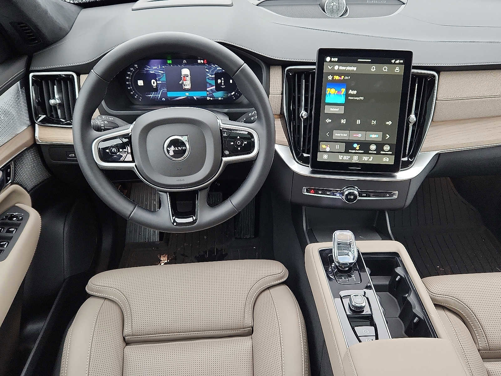 Used 2026 Volvo XC90 B6 Ultra w/ Lounge Package image 11