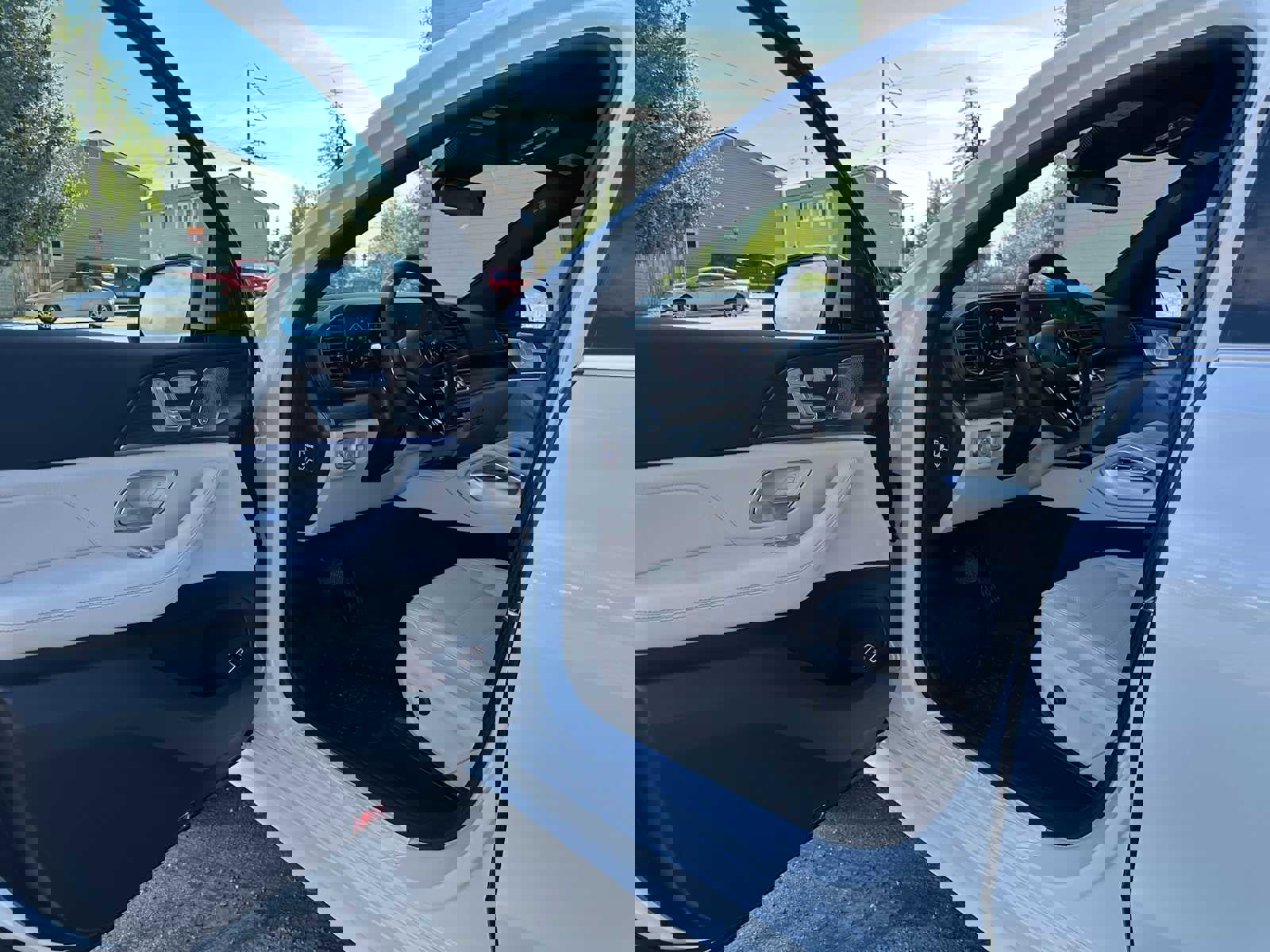 Used 2025 Mercedes-Benz GLE 450 4MATIC Coupe image 21