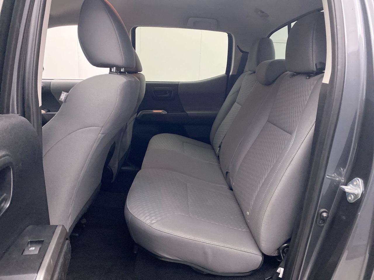 Used 2021 Toyota Tacoma SR5 AWD/4WD image 23