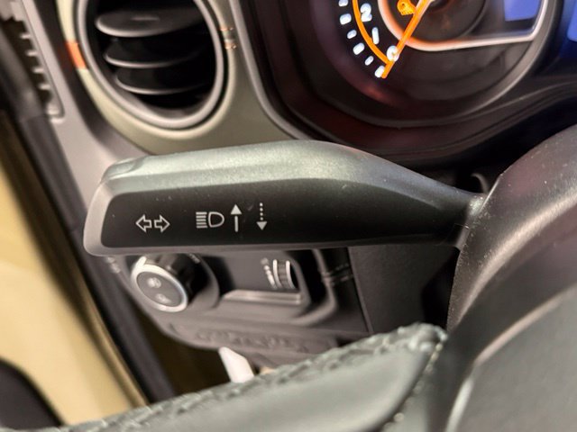 Used 2025 Jeep Gladiator Mojave w/ Convenience Group AWD/4WD image 17