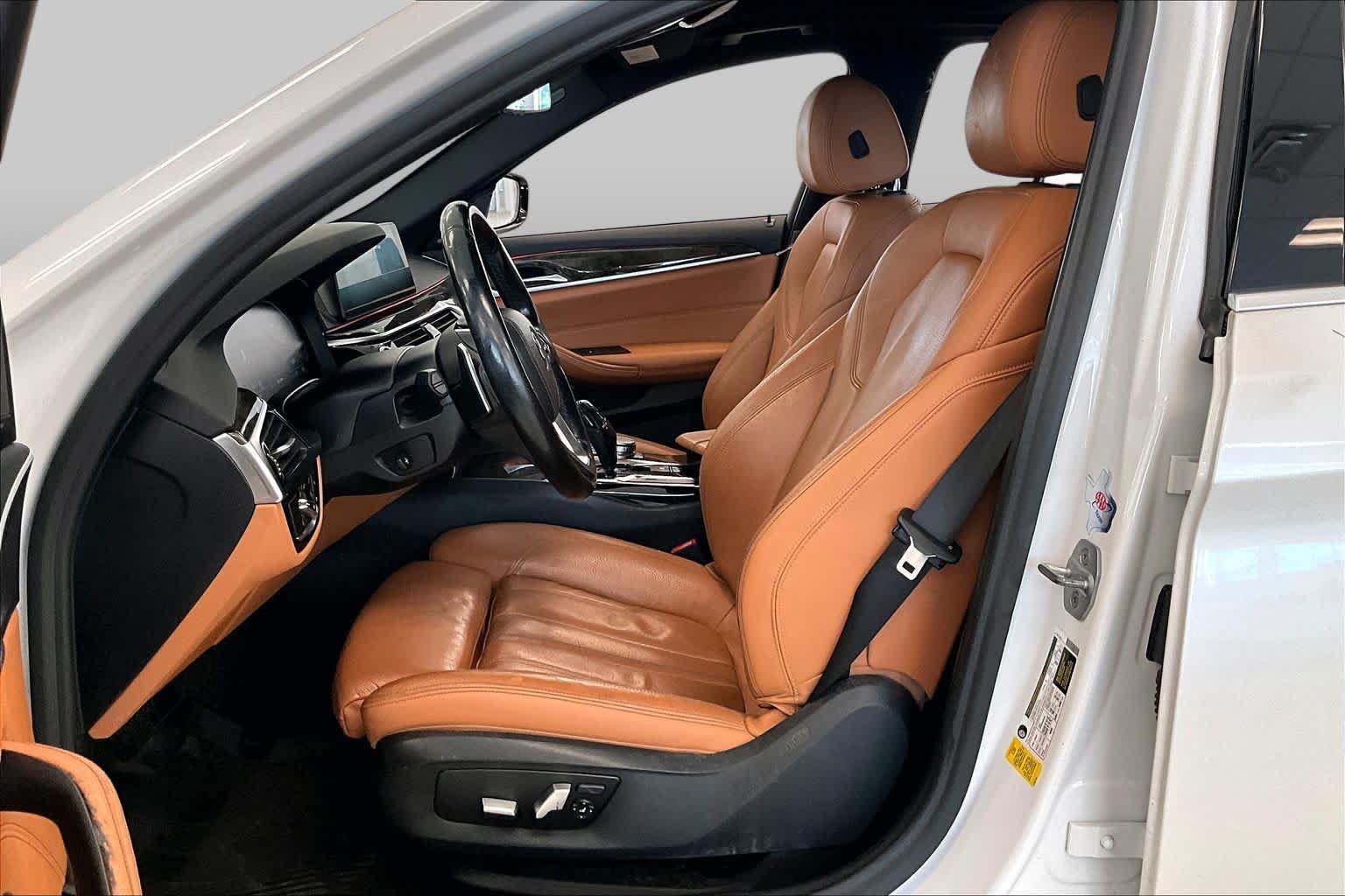 Used 2020 BMW 530i w/ Premium Package RWD image 7