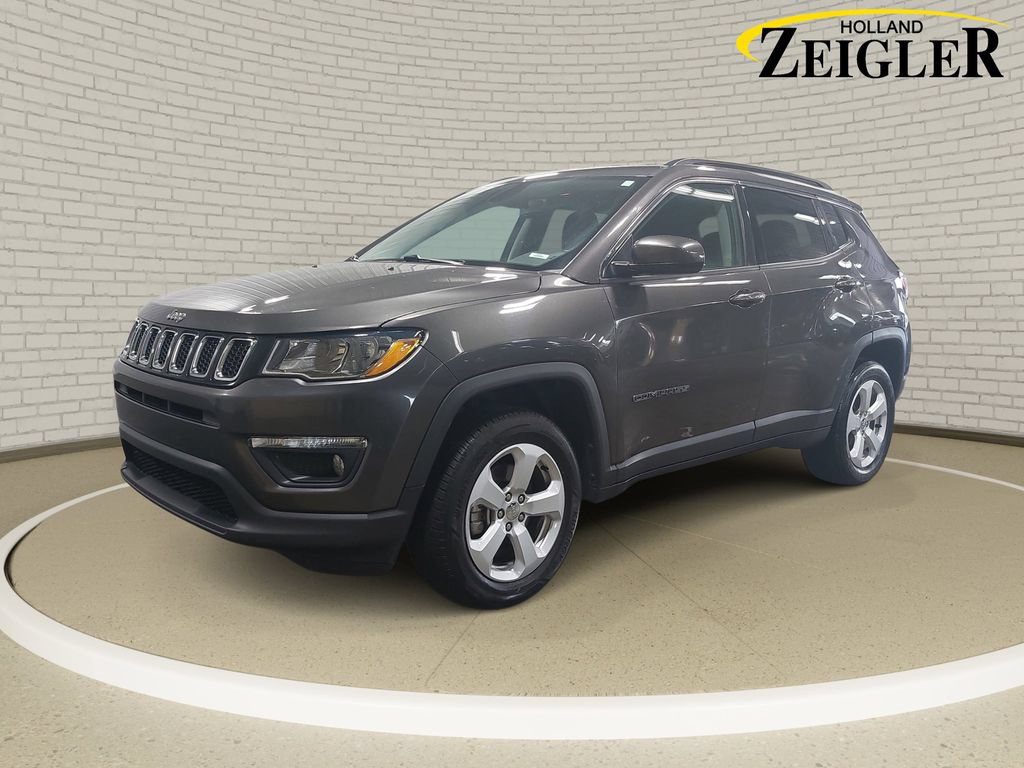 Used 2019 Jeep Compass Latitude w/ Cold Weather Group AWD/4WD image 1