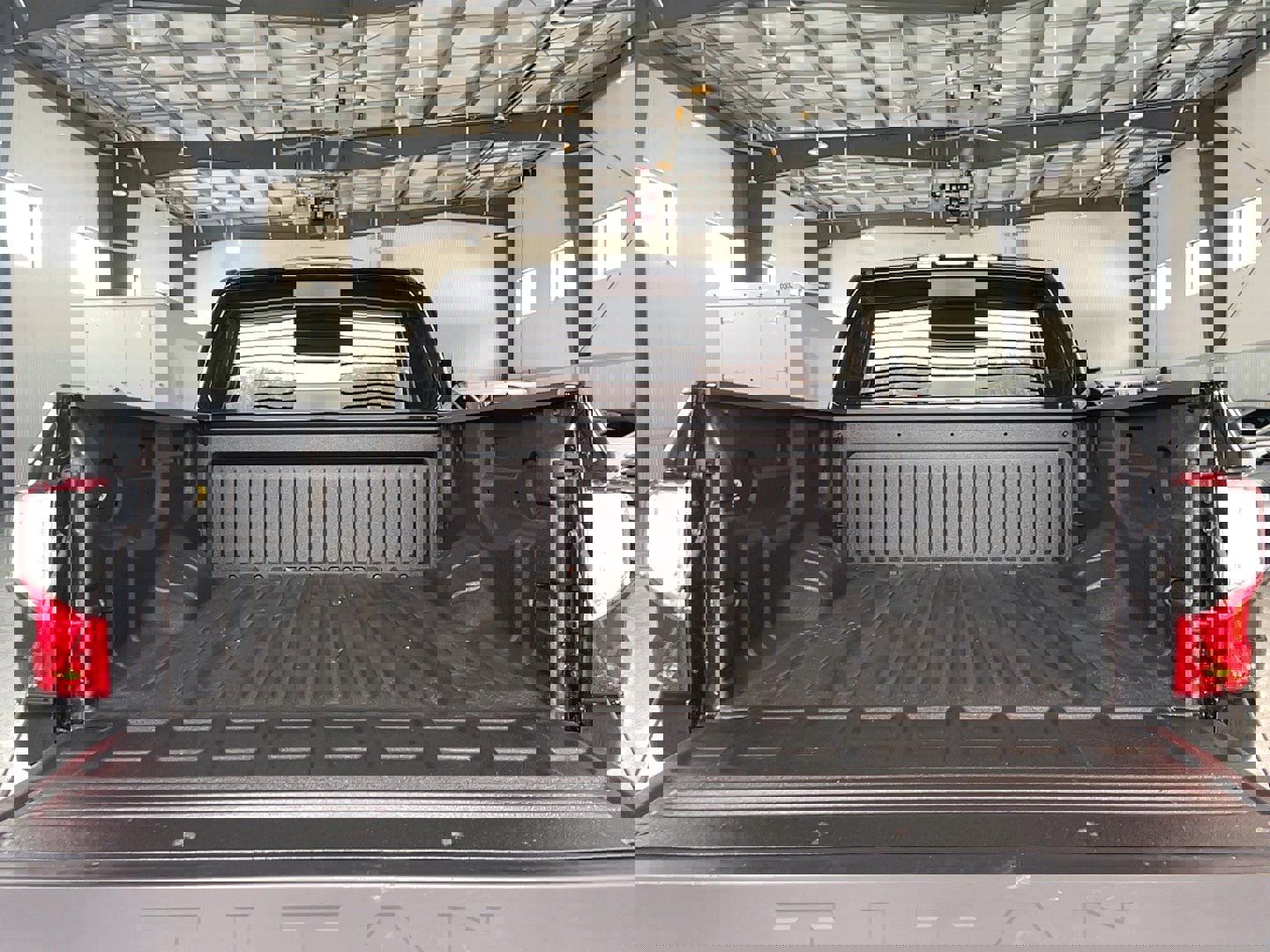 Used 2021 Nissan Titan SV w/ SV Convenience Package image 22