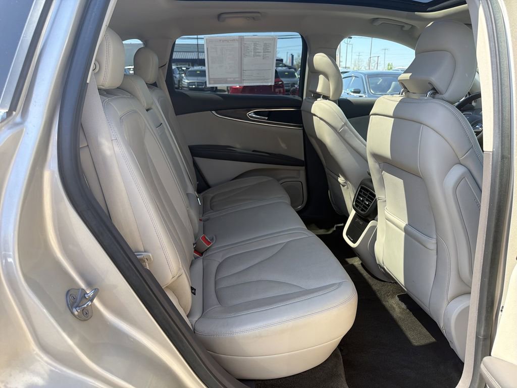 Used 2017 Lincoln MKX Reserve w/ Lincoln MKX Climate Package image 17