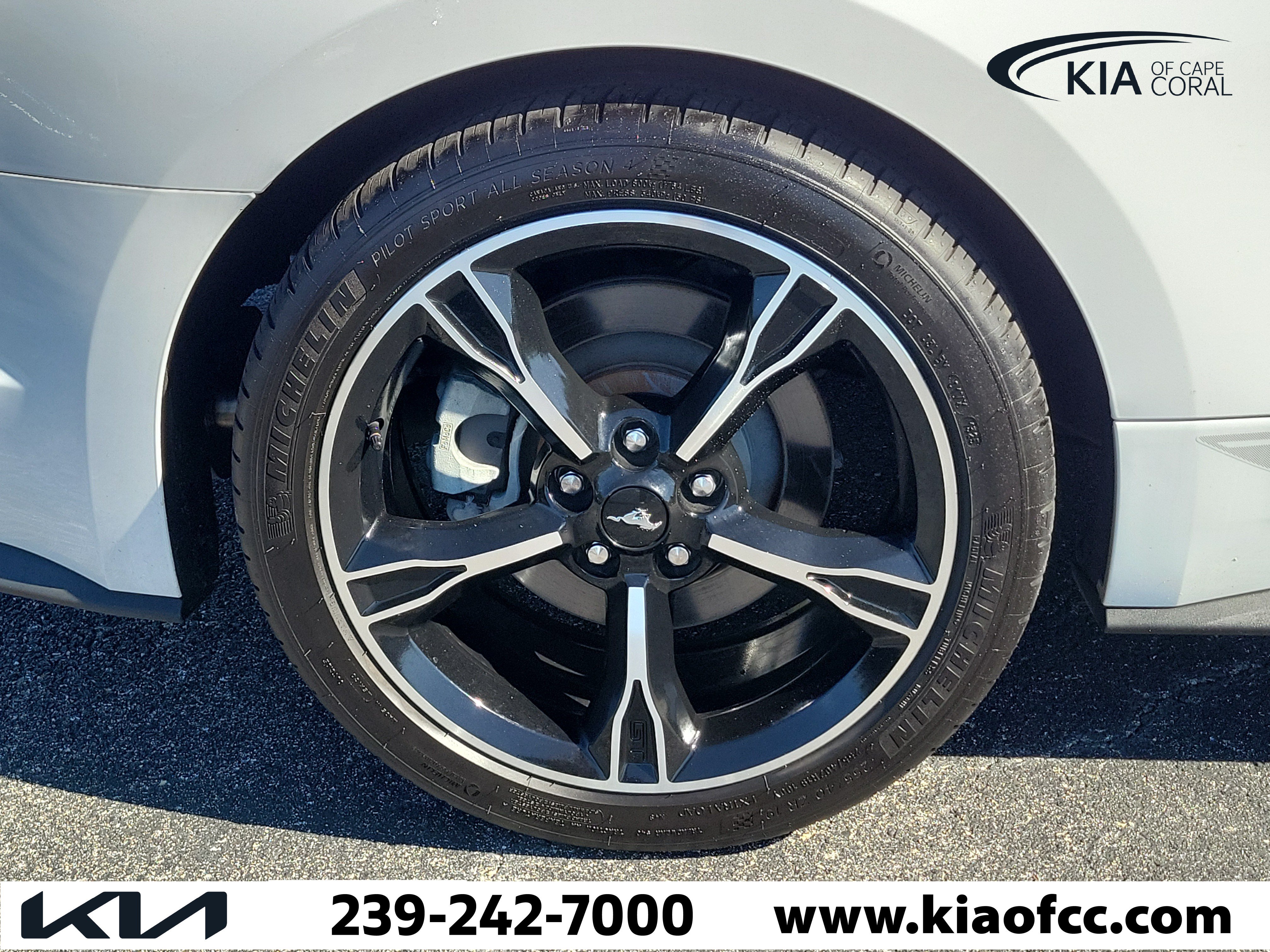 Used 2017 Ford Mustang GT Premium RWD image 9