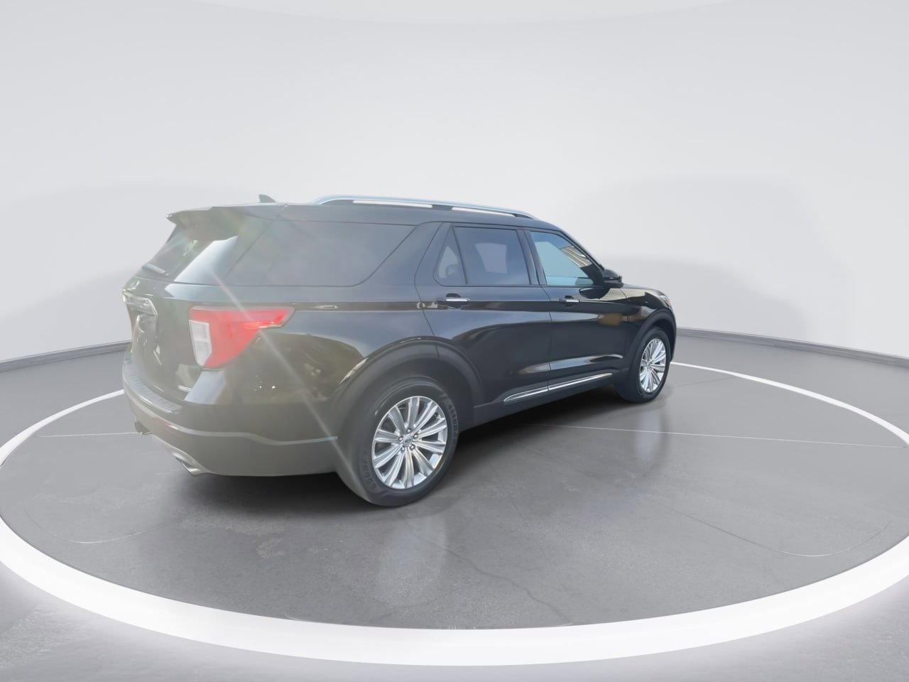 Used 2021 Ford Explorer Limited w/ Hybrid Equipment Group 310A AWD/4WD image 19