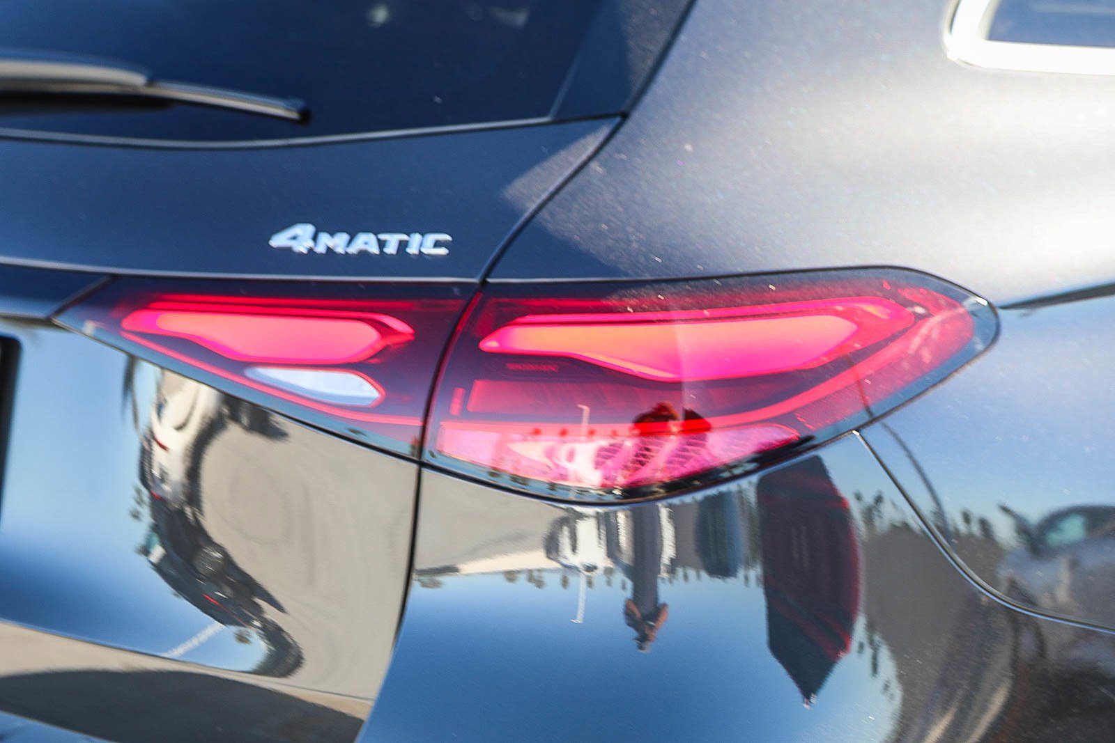 Used 2025 Mercedes-Benz GLC 300 4MATIC image 9