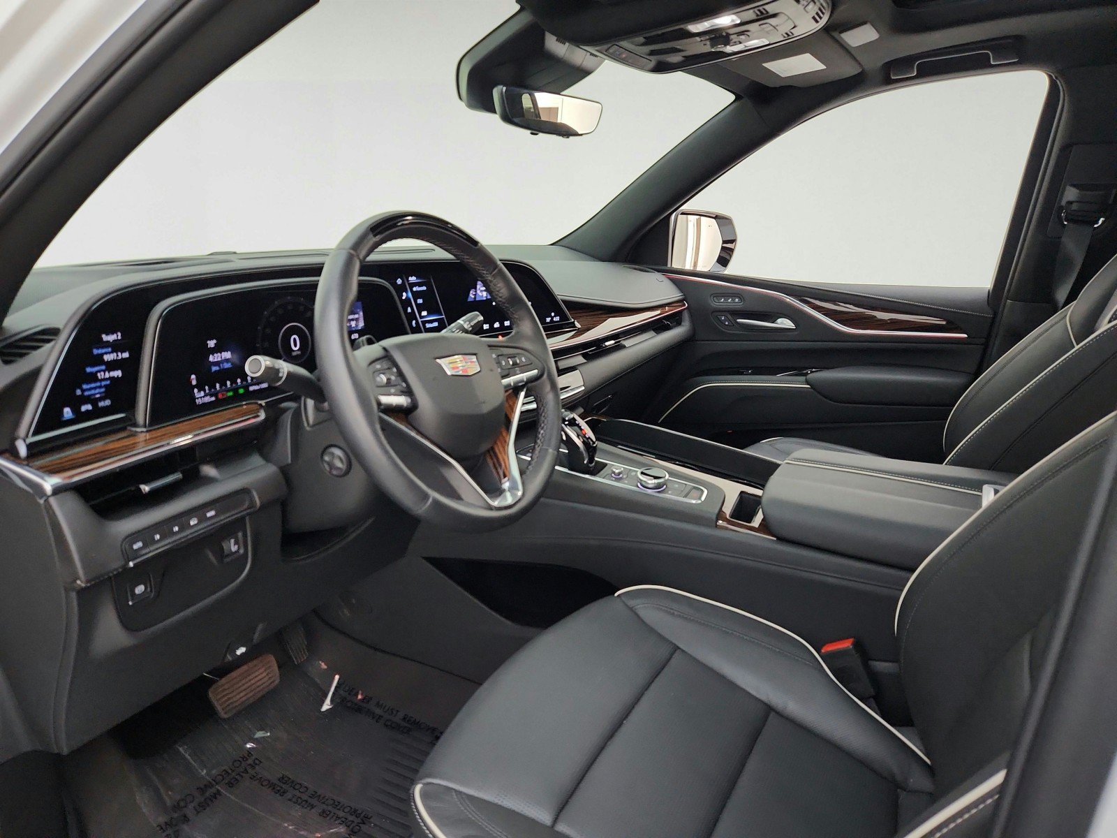 Used 2024 Cadillac Escalade Premium Luxury AWD/4WD image 16