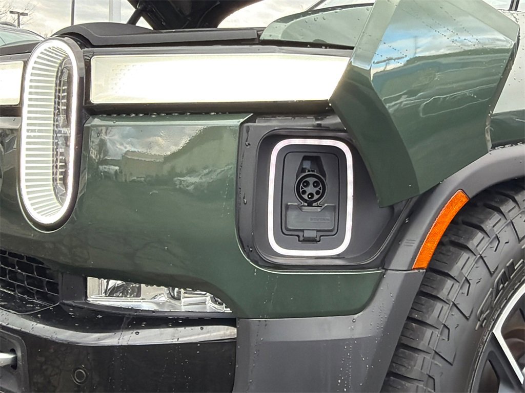 Used 2022 Rivian R1T Adventure image 19