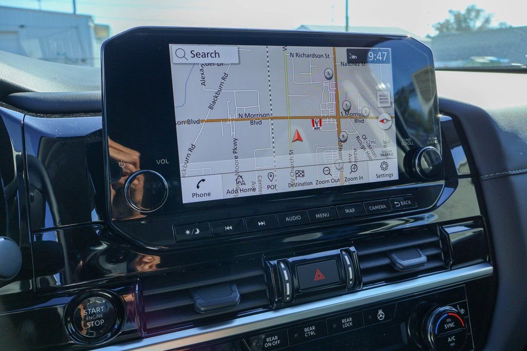 New 2025 Nissan Pathfinder SL image 3