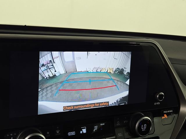 Used 2023 Toyota Highlander Bronze Edition image 21