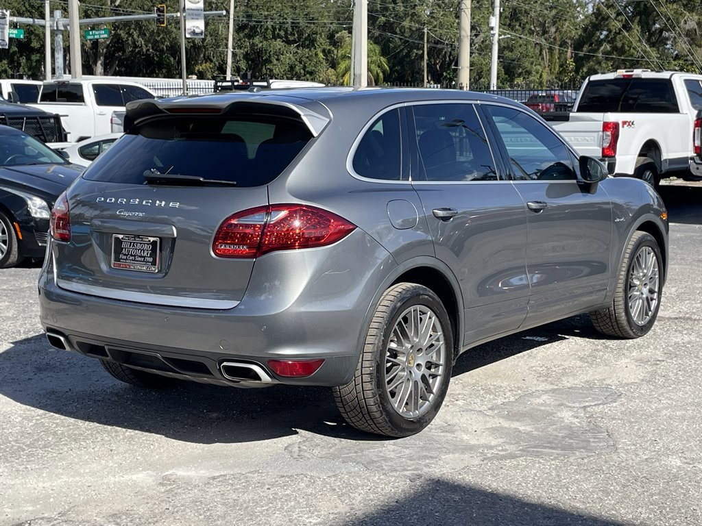 Used 2014 Porsche Cayenne Diesel Platinum Edition image 10