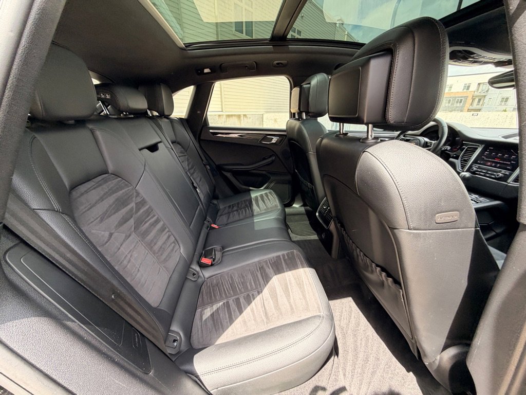 Used 2018 Porsche Macan AWD/4WD image 20