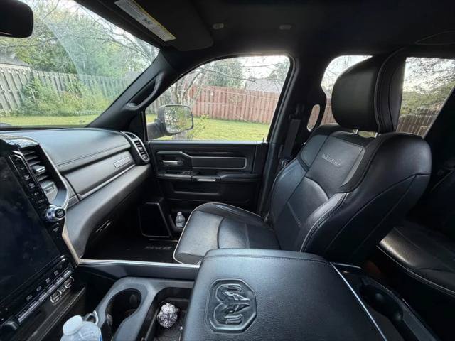 Certified 2019 RAM 2500 Laramie w/ Black Appearance Package AWD/4WD image 4