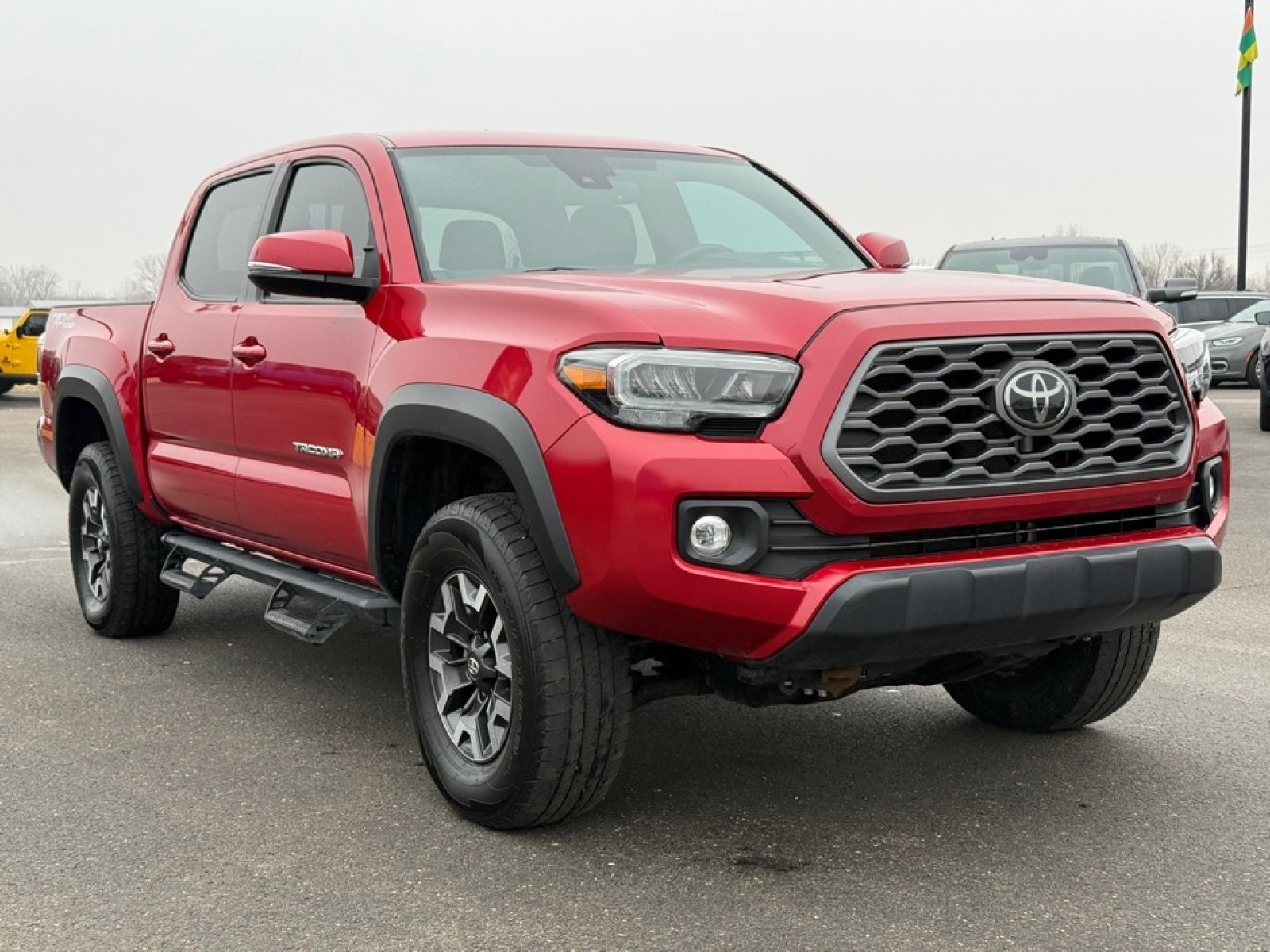 Used 2022 Toyota Tacoma TRD Off-Road RWD image 2