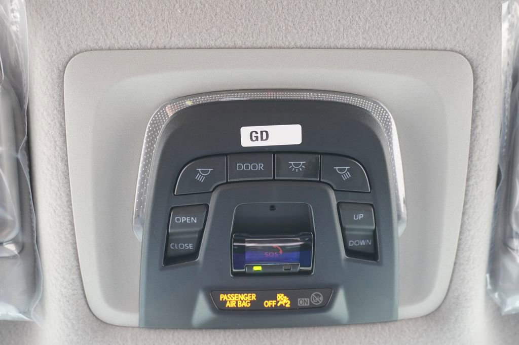 Used 2026 Toyota Corolla Cross XLE image 19