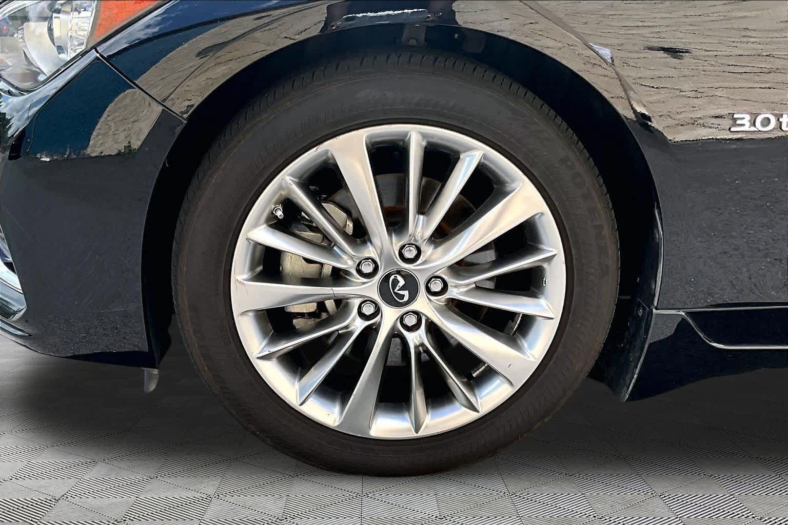 Used 2019 INFINITI Q50 Luxe w/ Essential Package (3.0T Luxe) RWD image 11