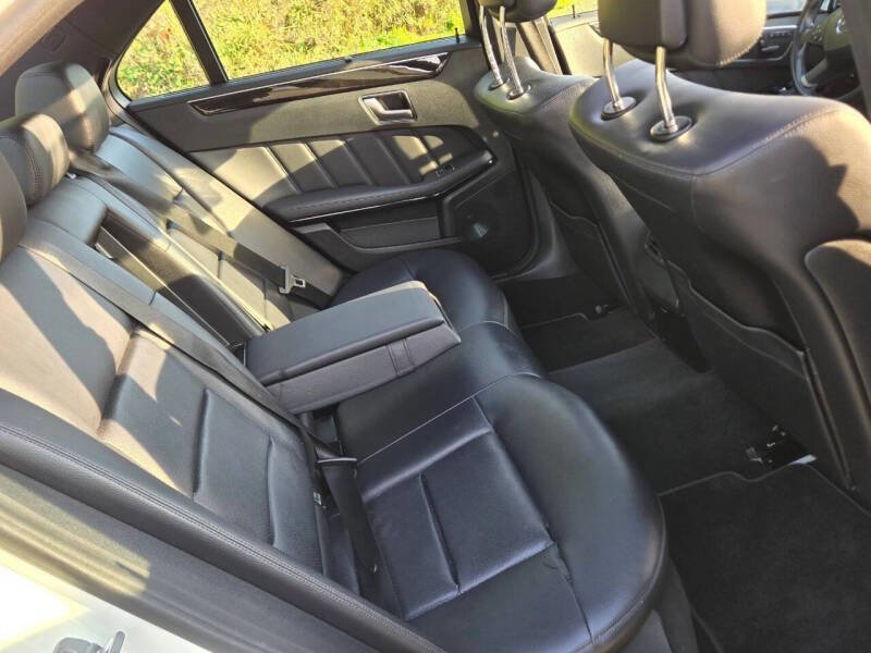 Used 2012 Mercedes-Benz E 350 BlueTEC Sedan image 2