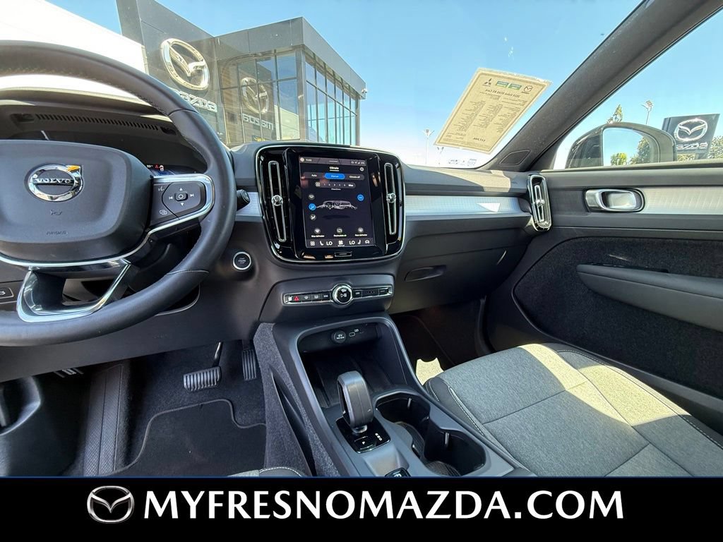Used 2024 Volvo XC40 B5 Core AWD/4WD image 23