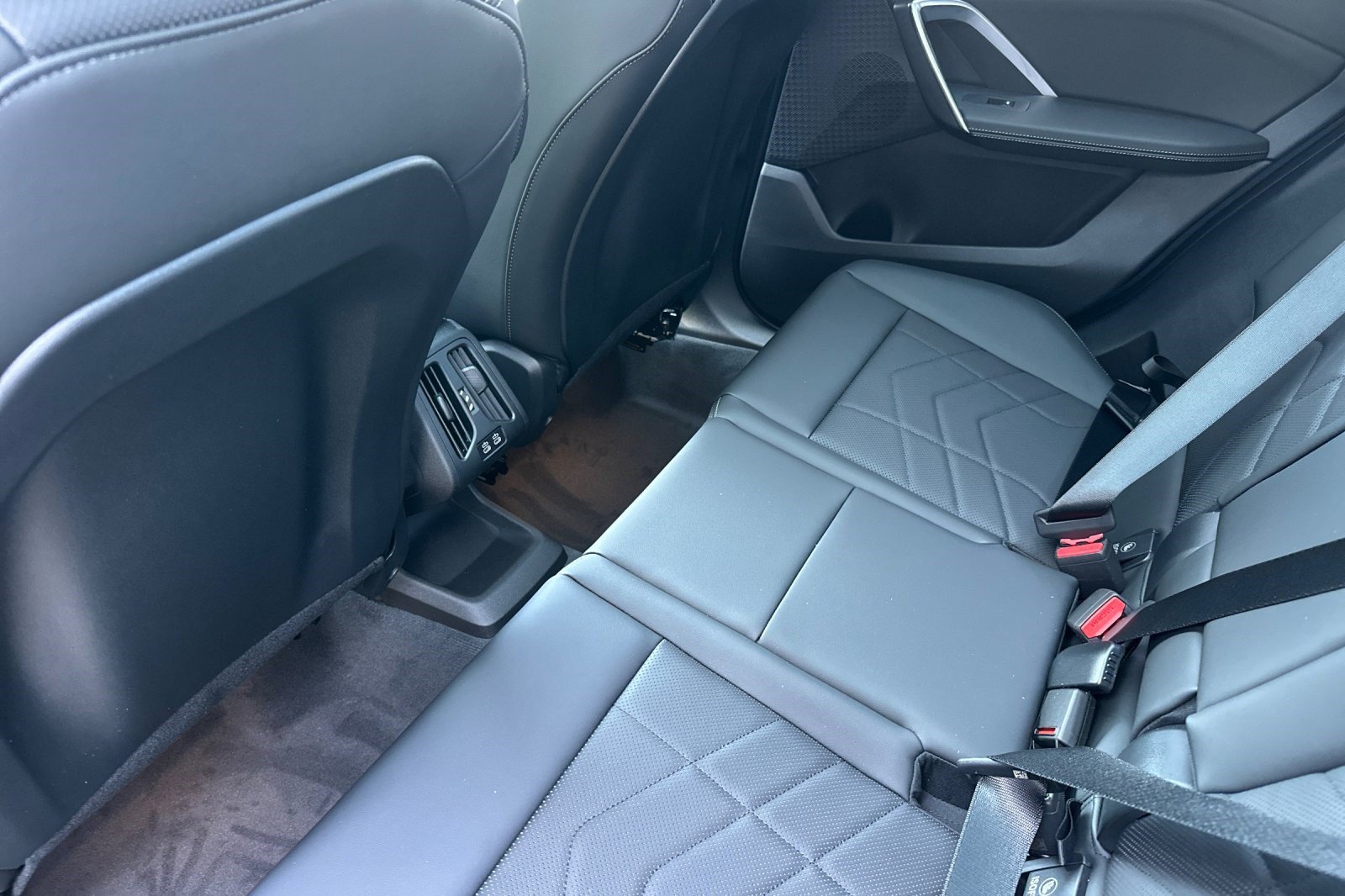 New 2027 BMW X1 xDrive28i AWD/4WD image 10
