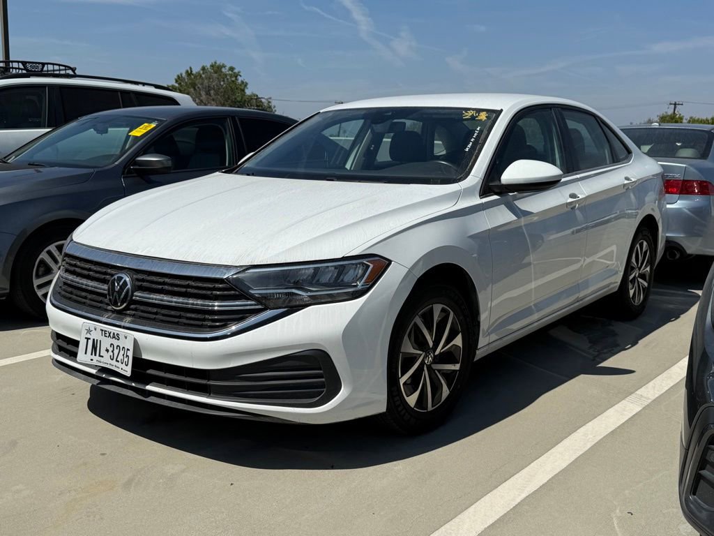 Used 2024 Volkswagen Jetta S image 4