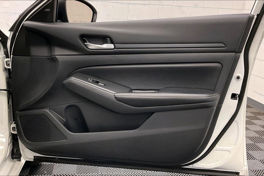 Certified 2024 Nissan Altima 2.5 SV FWD image 22