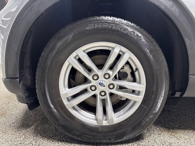 Used 2023 Ford Explorer XLT w/ Equipment Group 202A image 4