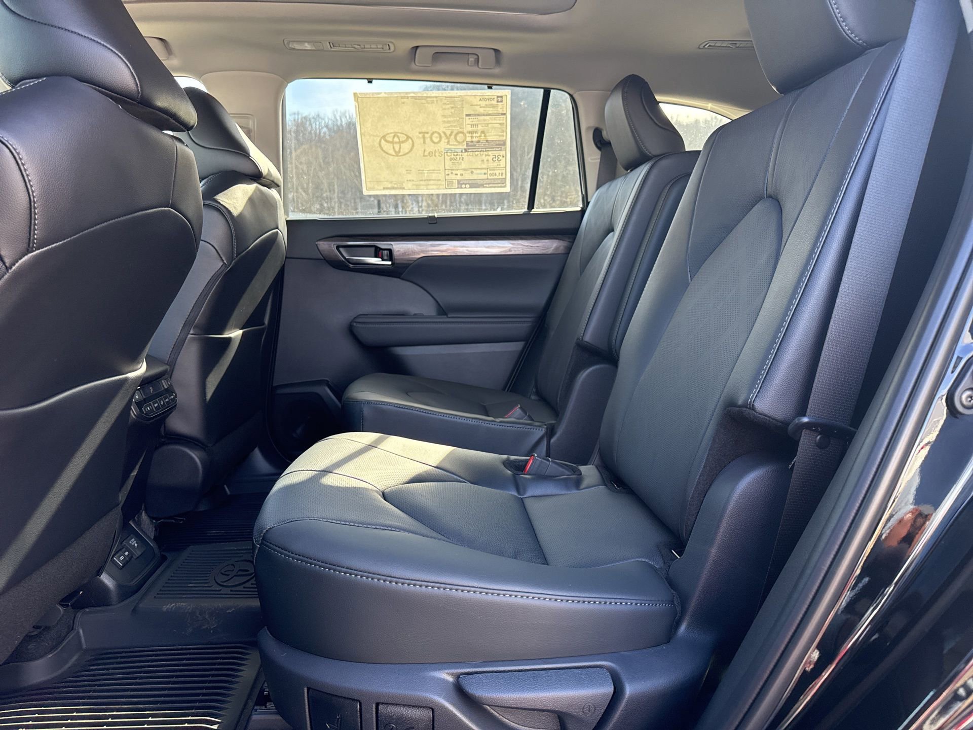 New 2026 Toyota Highlander Platinum image 28