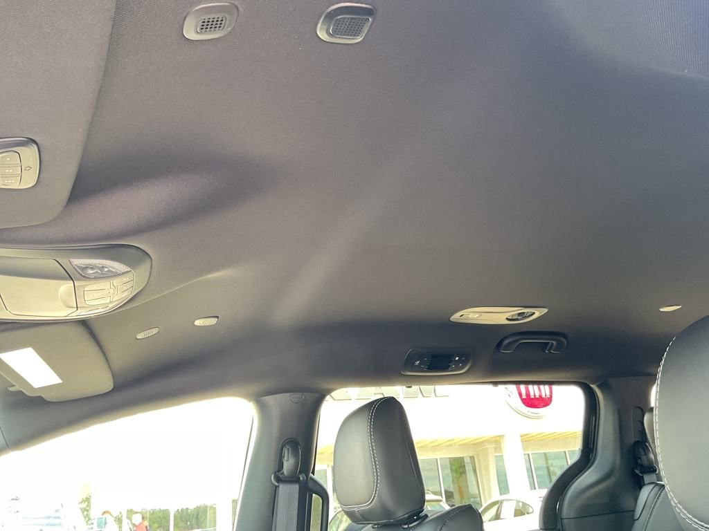 New 2026 Chrysler Pacifica Select image 23