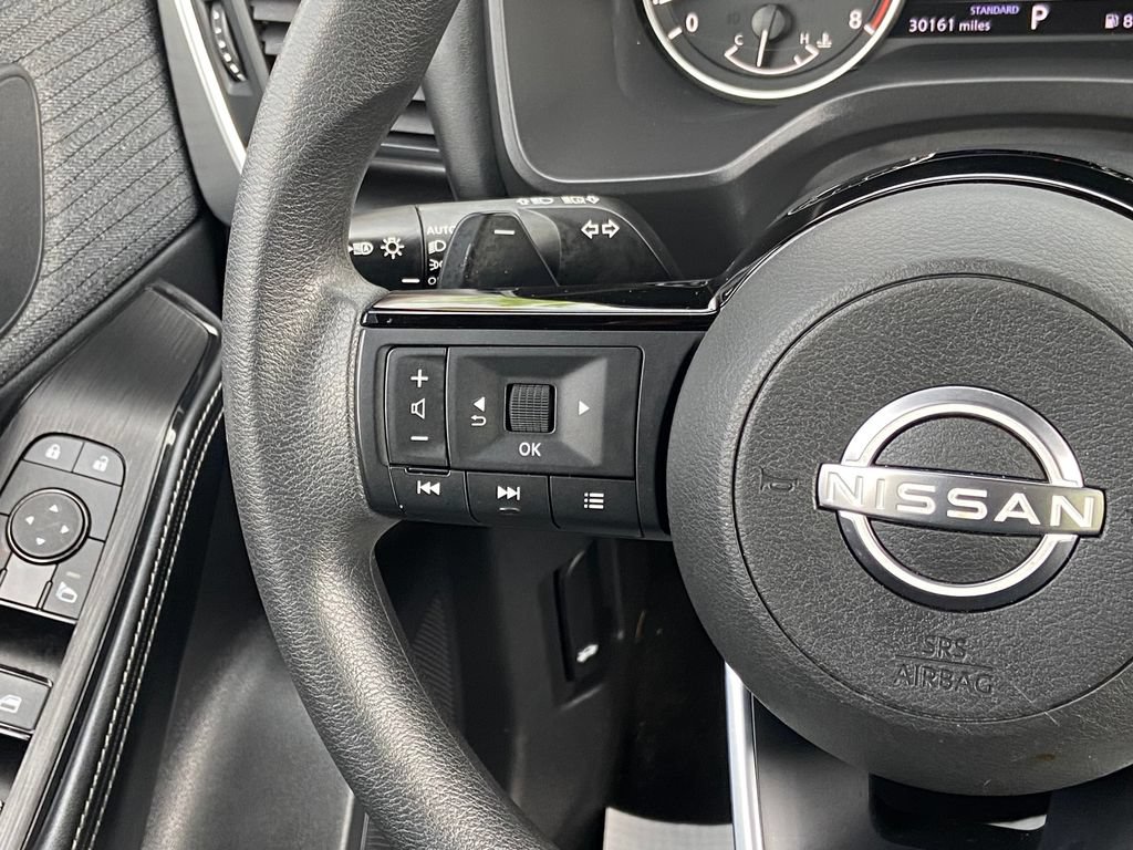 Used 2023 Nissan Rogue SV FWD image 13