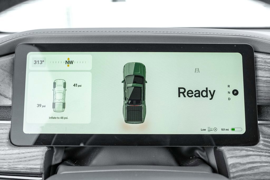 Used 2022 Rivian R1T Adventure image 19