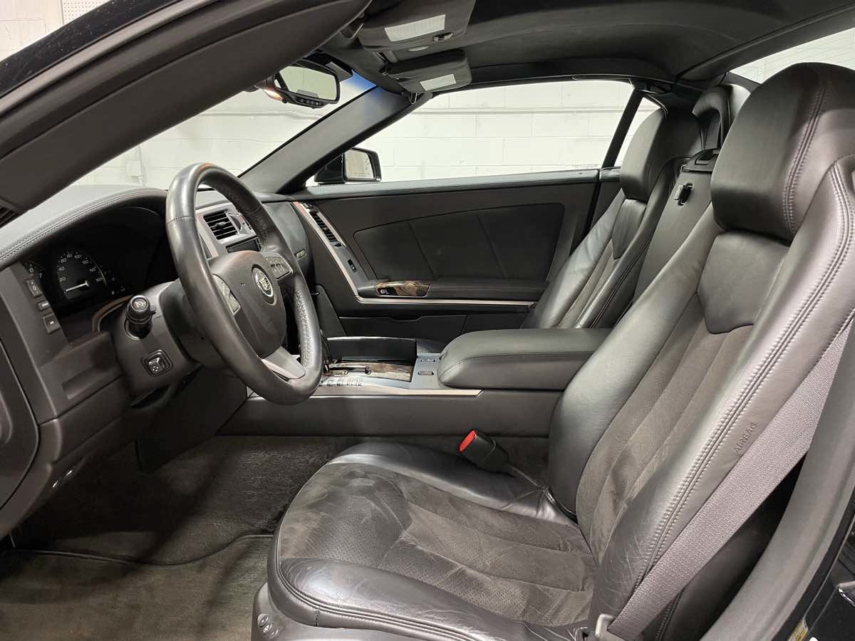 Used 2009 Cadillac XLR V RWD image 9