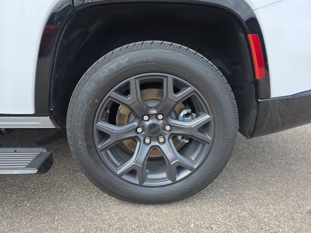 New 2026 Jeep Grand Wagoneer Limited AWD/4WD image 36