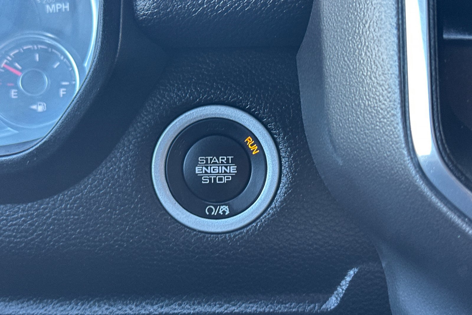 Used 2024 RAM 1500 Laramie image 22