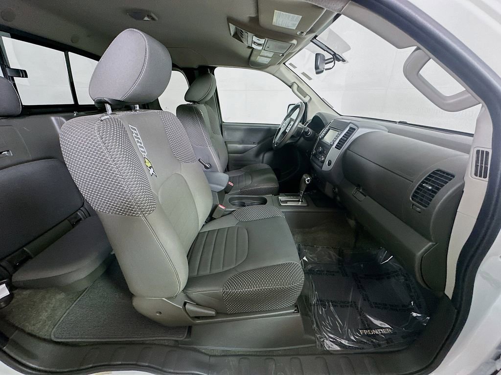 Used 2017 Nissan Frontier PRO-4X w/ Pro-4x Graphics Package AWD/4WD image 11