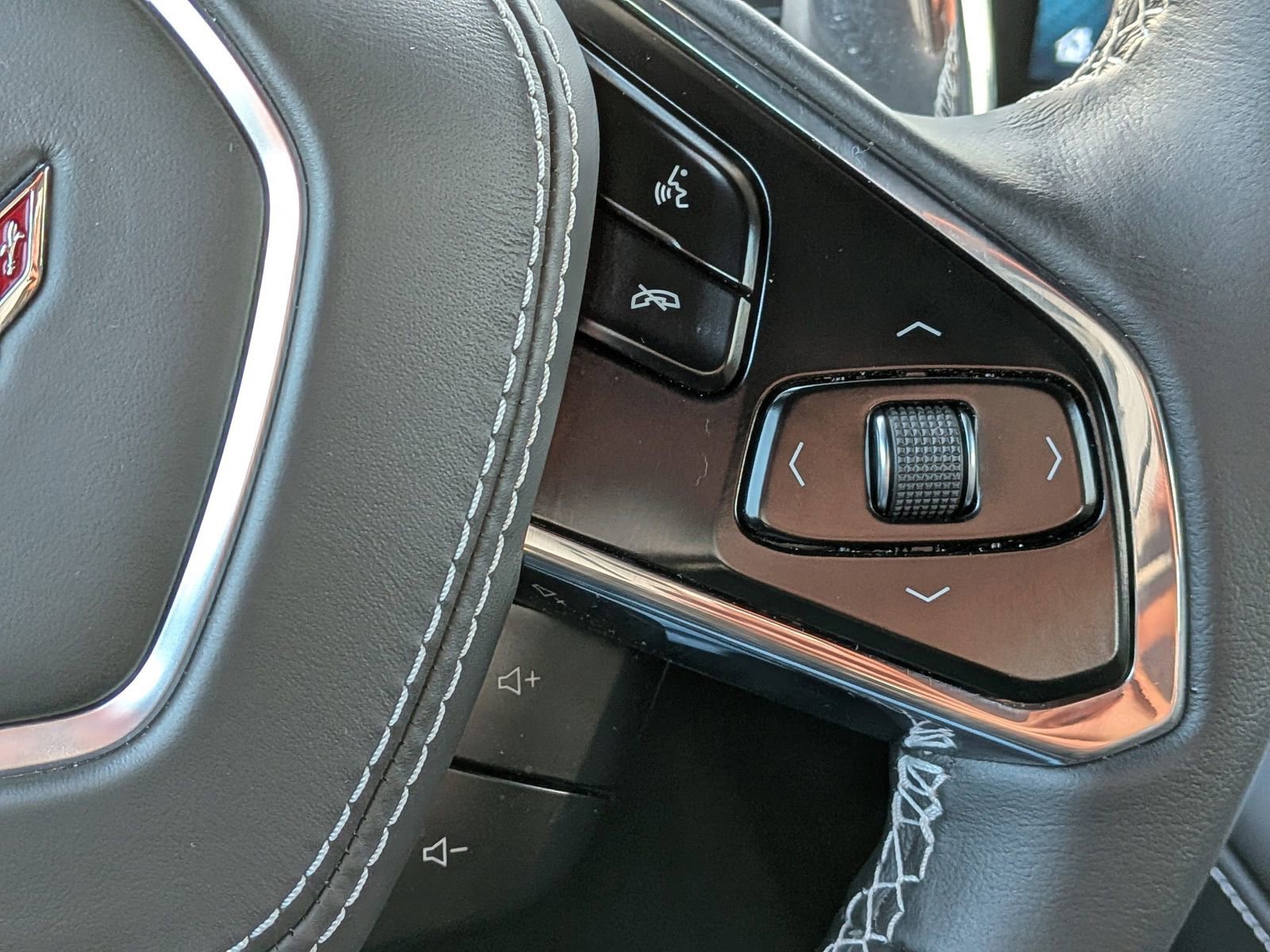 Used 2025 Chevrolet Corvette Stingray Coupe w/ 1LT image 26