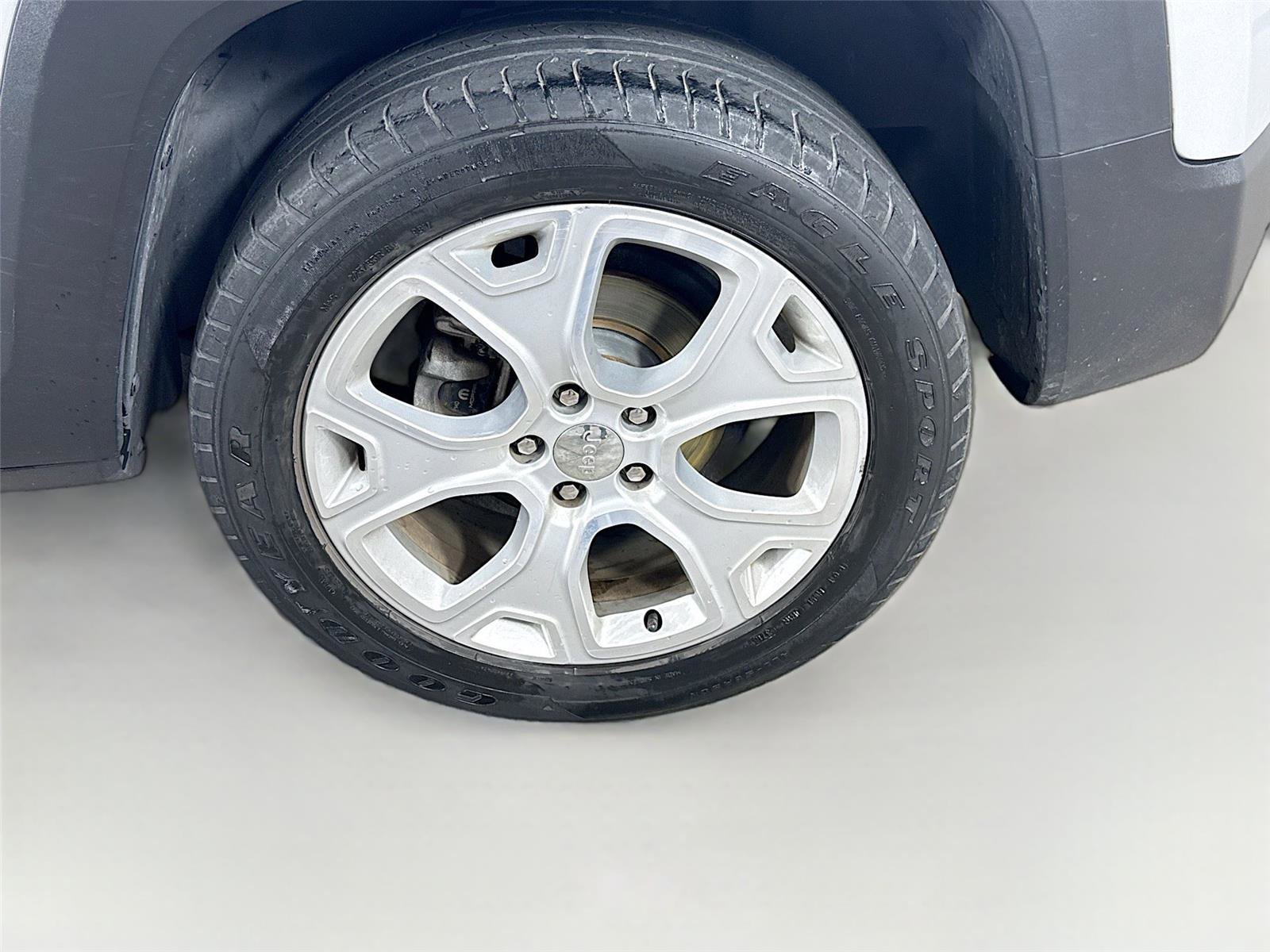 Used 2017 Jeep Renegade Limited FWD image 32