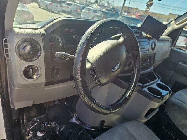 Used 2017 Ford E-450 and Econoline 450 Super Duty w/ Power Windows & Locks Group RWD image 8