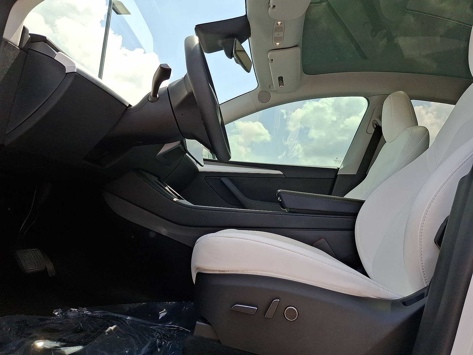 Used 2023 Tesla Model Y Long Range AWD/4WD image 11