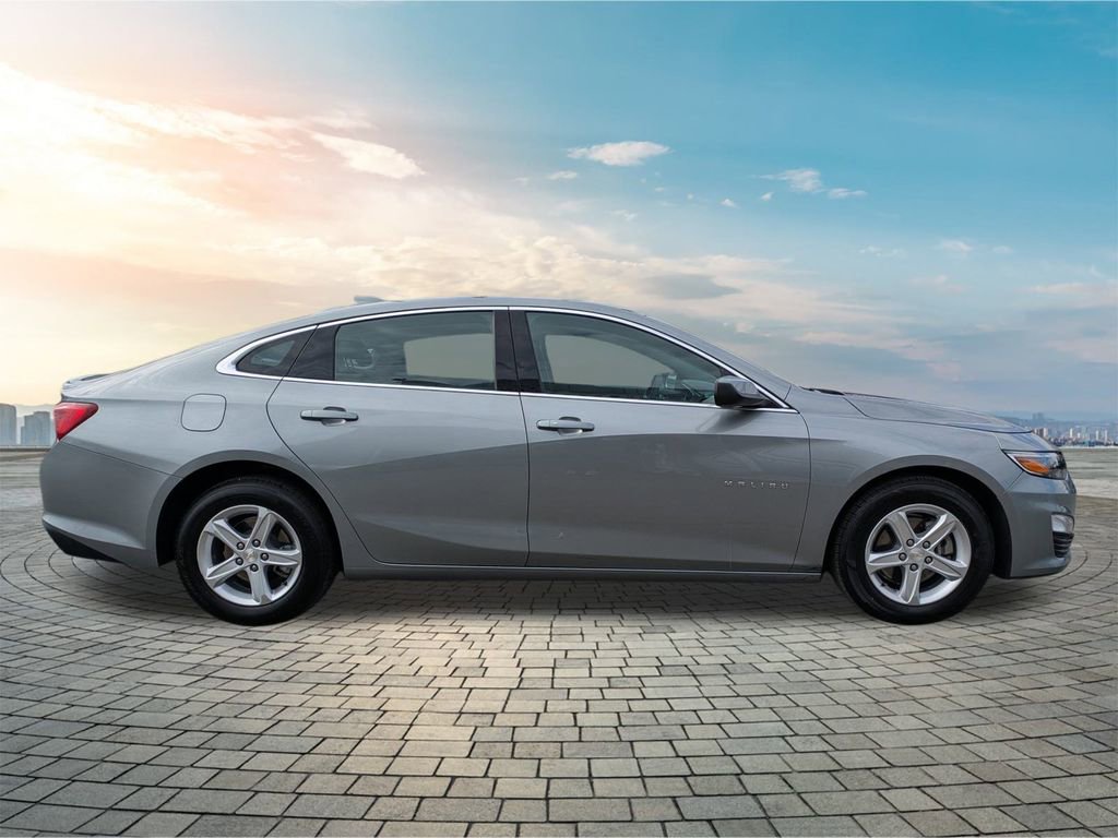Used 2024 Chevrolet Malibu LT image 4