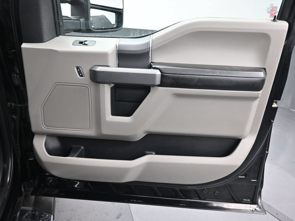 Used 2017 Ford F150 XLT w/ Equipment Group 301A Mid AWD/4WD image 43