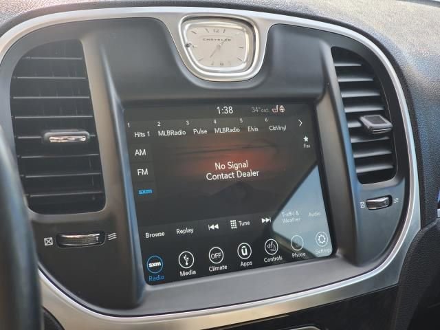 Used 2018 Chrysler 300 Limited image 28