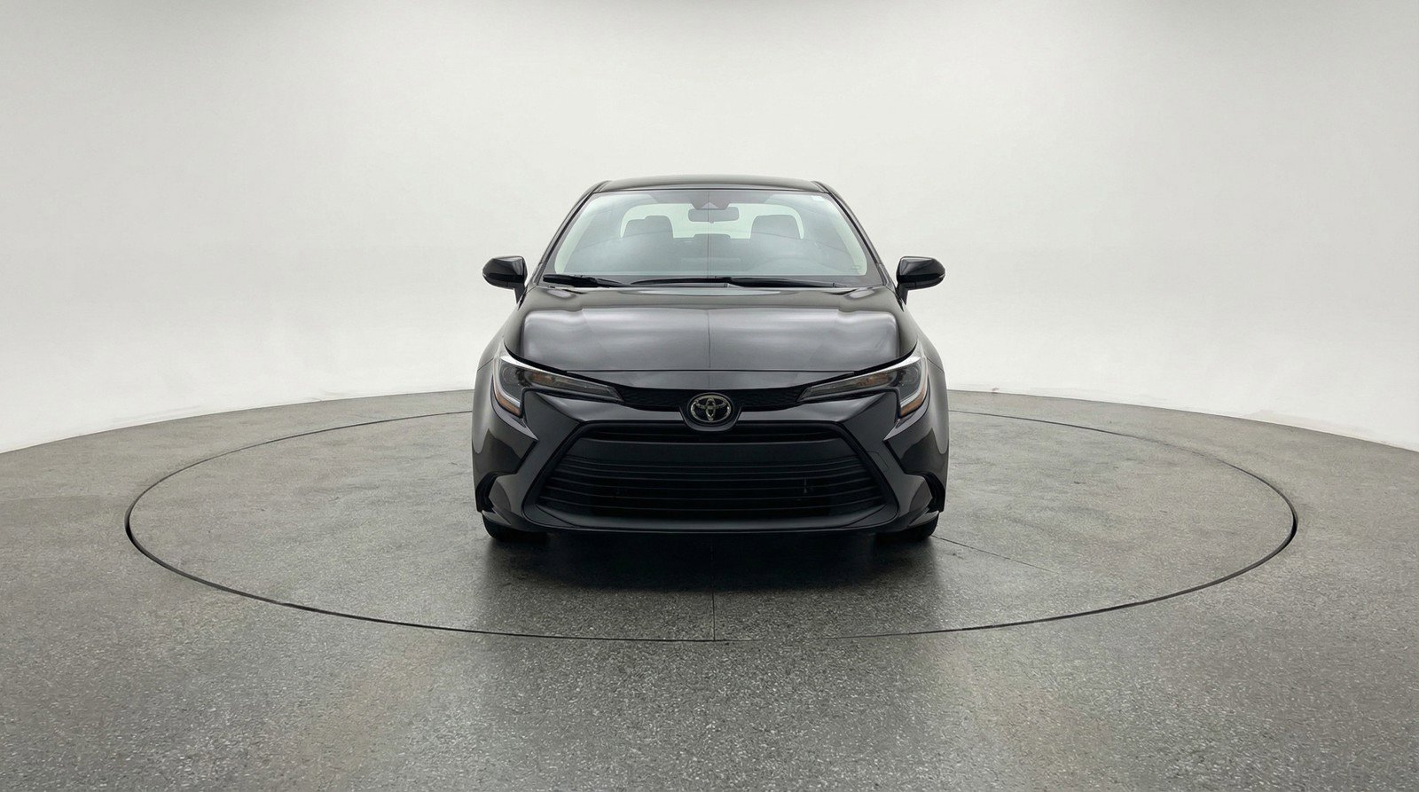 Used 2025 Toyota Corolla LE FWD image 2